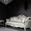 Casa Padrino Luxus Barock Sofa Gold / Antik Weiß / Gold 250 x 90 x H. 112 cm - Wohnzimmer Sofa mit elegantem Muster und dekorativen Kissen - Barock Wohnzimmer Möbel