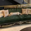 Casa Padrino Luxus Barock Sofa Dunkelgrün / Schwarz / Gold - Prunkvolles Wohnzimmer im Barockstil - Barock Wohnzimmer Möbel - Edel & Prunkvoll