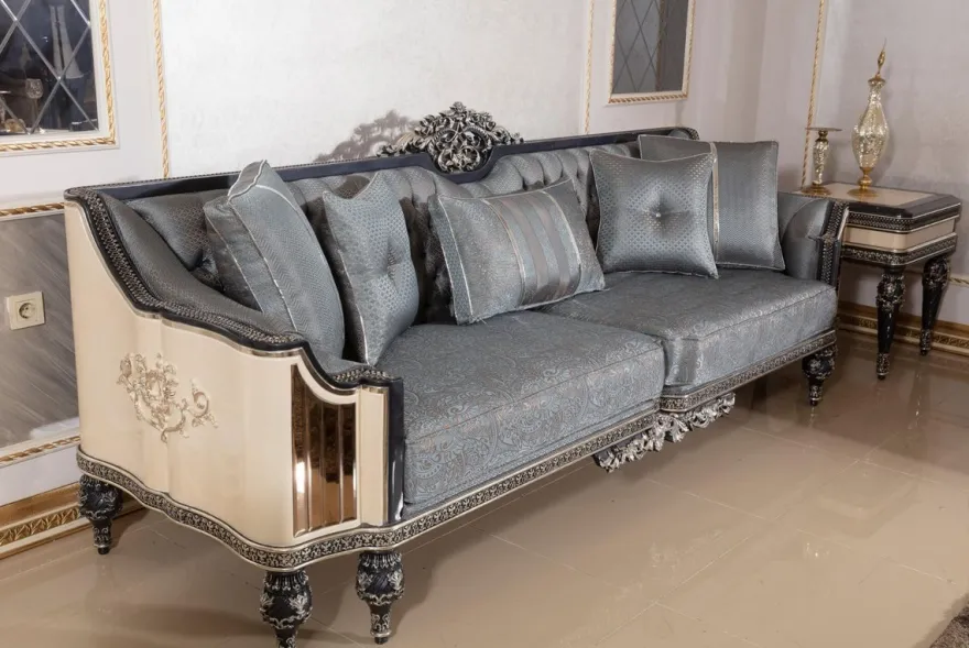 Casa Padrino Luxus Barock Sofa Hellblau / Beige / Schwarz / Gold - Prunkvolles Wohnzimmer Sofa mit elegantem Muster - Barock Wohnzimmer & Hotel Möbel - Edel & Prunkvoll