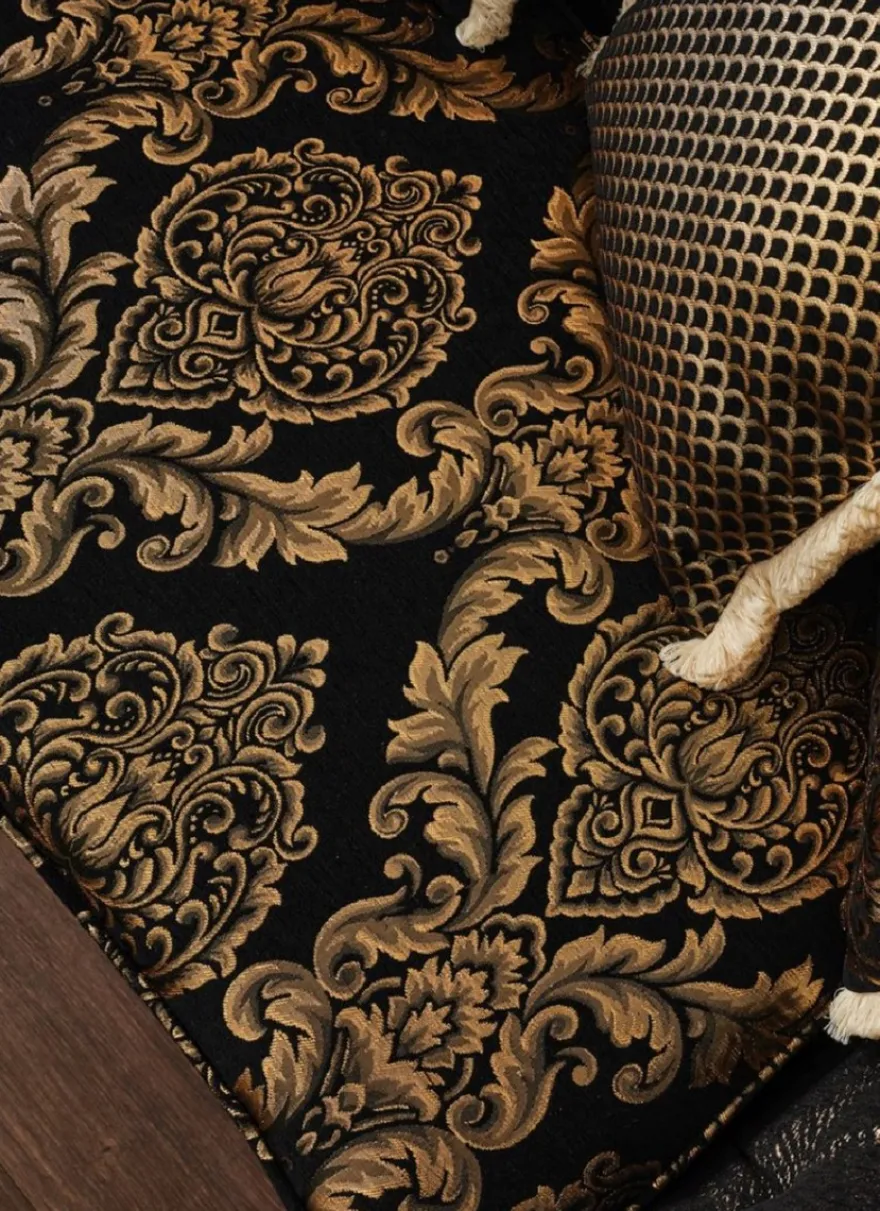 Casa Padrino Luxus Barock Sofa Schwarz / Gold 230 x 80 x H. 126 cm - Prunkvolles Wohnzimmer Sofa mit elegantem Muster und dekorativen Kissen - Barock Wohnzimmer Möbel