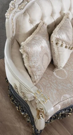 Casa Padrino Luxus Barock Sofa Creme / Beige / Weiß / Grau / Gold - Prunkvolles Wohnzimmer Sofa mit elegantem Muster - Barock Wohnzimmer & Hotel Möbel - Edel & Prunkvoll