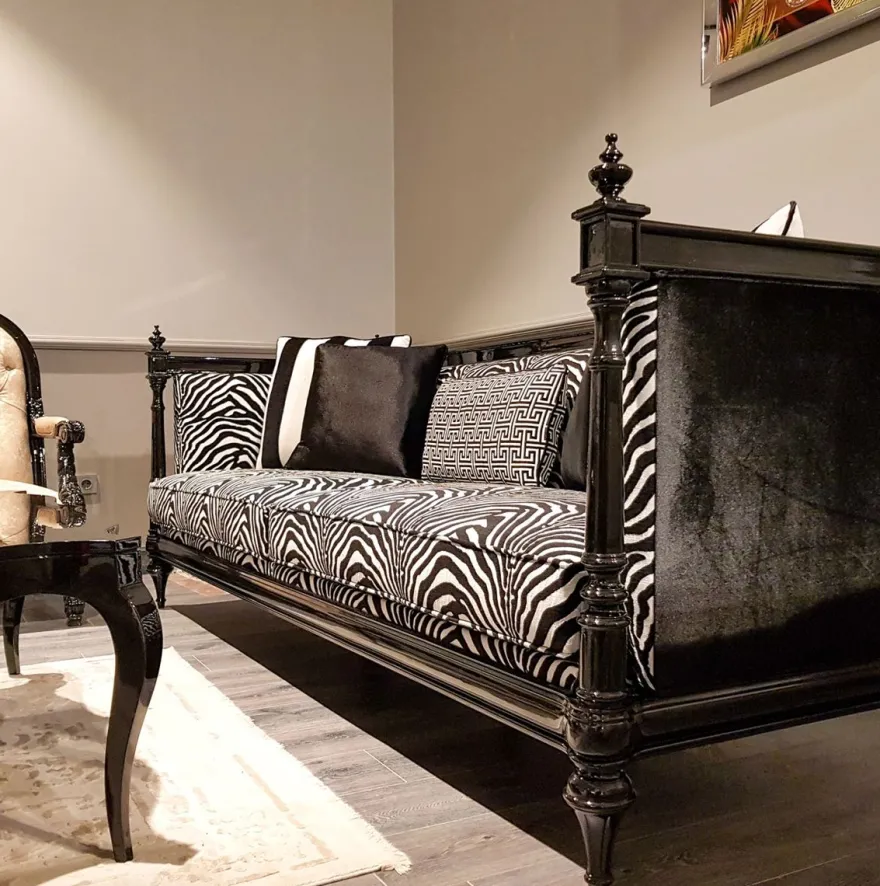 Casa Padrino Luxus Barock Sofa Zebra / Schwarz - Handgefertigtes Wohnzimmer Sofa im Barockstil - Edle Barock Wohnzimmer Möbel