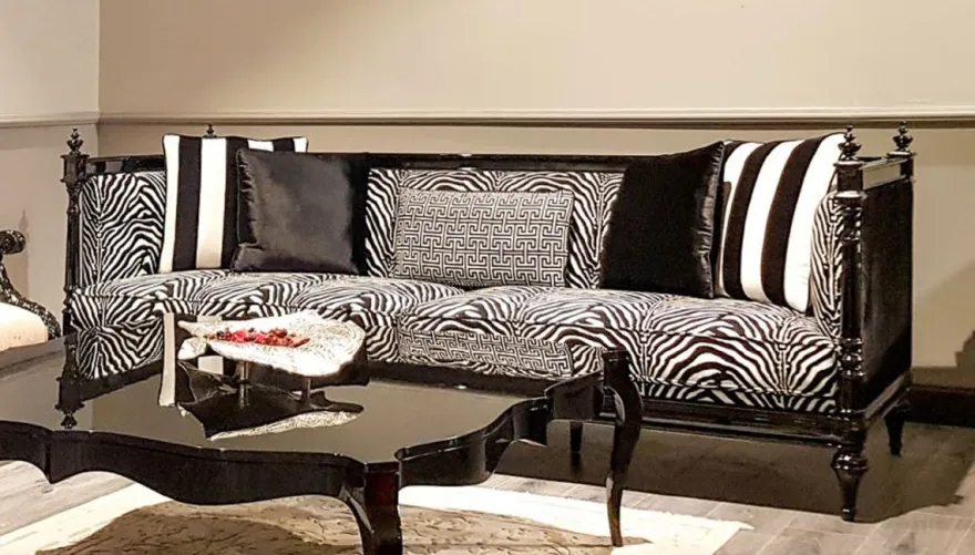 Casa Padrino Luxus Barock Sofa Zebra / Schwarz - Handgefertigtes Wohnzimmer Sofa im Barockstil - Edle Barock Wohnzimmer Möbel
