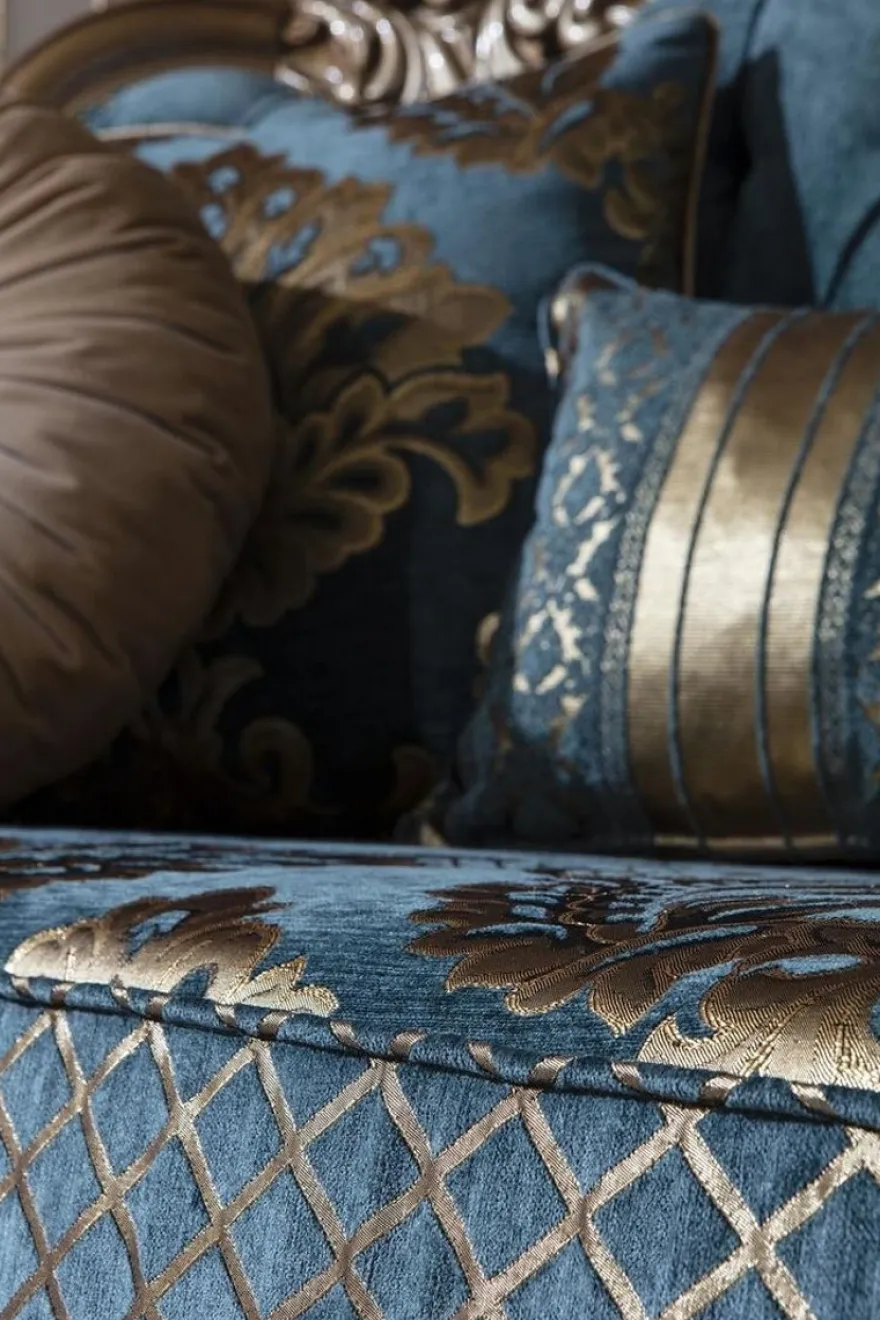 Casa Padrino Luxus Barock Sofa Blau / Gold 260 x 90 x H. 125 cm - Prunkvolles Wohnzimmer Sofa mit elegantem Muster und dekorativen Kissen - Barock Möbel