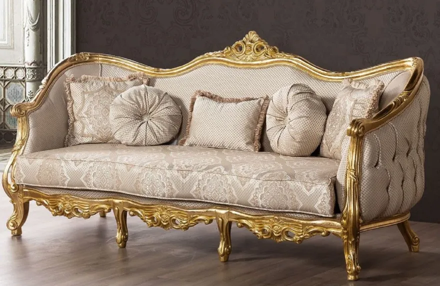 Casa Padrino Luxus Barock Sofa Beige / Gold - Prunkvolles Wohnzimmer Sofa mit Muster - Prunkvolle Barock Wohnzimmer Möbel