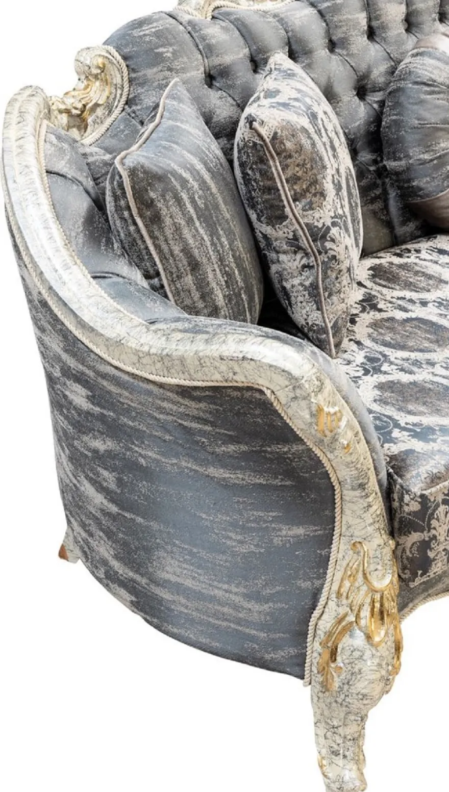 Casa Padrino Luxus Barock Sofa Grau / Antik Weiß / Gold - Barockstil Wohnzimmer Sofa mit elegantem Muster - Luxus Wohnzimmer Möbel im Barockstil - Barock Möbel - Barock Einrichtung