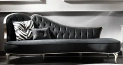 Casa Padrino Luxus Barock Sofa Gold - Prunkvolles Wohnzimmer Sofa mit elegantem Muster - Wohnzimmer Möbel im Barockstil - Edel & Prunkvoll