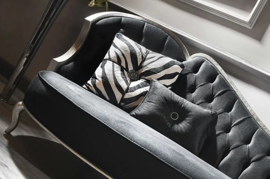 Casa Padrino Luxus Barock Sofa Grau / Antik Silber - Handgefertigtes Wohnzimmer Sofa im Barockstil - Edle Barock Wohnzimmer Möbel