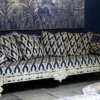 Casa Padrino Luxus Barock Sofa Weiß / Blau / Gold 212 x 87 x H. 77 cm - Handgeschmiedetes Schmiedeeisen Sofa mit Kissen - Wohnzimmer Sofa - Garten Sofa - Terrassen Sofa - Barock Möbel