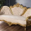 Casa Padrino Luxus Barock Sofa Cremefarben / Gold - Prunkvolles Wohnzimmer Sofa mit Muster - Barock Wohnzimmer Möbel - Edel & Prunkvoll