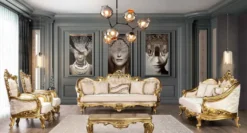 Casa Padrino Luxus Barock Sofa Cremefarben / Gold - Prunkvolles Wohnzimmer Sofa mit Muster - Barock Wohnzimmer Möbel - Edel & Prunkvoll