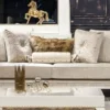 Casa Padrino Luxus Barock Sofa Hellgrau / Weiß / Gold - Beleuchtetes Wohnzimmer Sofa im Barockstil - Barock Wohnzimmer Möbel - Edel & Prunkvoll