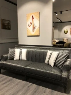 Casa Padrino Luxus Barock Sofa Silber / Schwarz - Edles Wohnzimmer Sofa im Barockstil - Barock Wohnzimmer Möbel