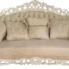 Casa Padrino Luxus Barock Sofa Creme / Weiß - Prunkvolles Wohnzimmer Sofa mit dekorativen Kissen - Barock Möbel
