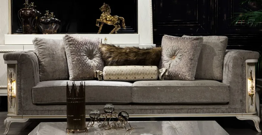 Casa Padrino Luxus Barock Sofa Grau / Weiß / Gold - Beleuchtetes Wohnzimmer Sofa im Barockstil - Barock Wohnzimmer Möbel - Edel & Prunkvoll