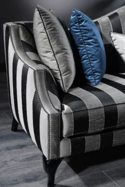Casa Padrino Luxus Barock Sofa Silber / Schwarz 245 x 92 x H. 93 cm - Gestreiftes Wohnzimmer Sofa - Barockmöbel