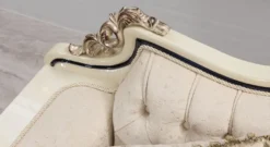 Casa Padrino Luxus Barock Sofa Weiß / Creme / Schwarz / Antik Gold - Barockstil Wohnzimmer Sofa mit elegantem Muster - Luxus Wohnzimmer Möbel im Barockstil - Barock Einrichtung - Barock Möbel