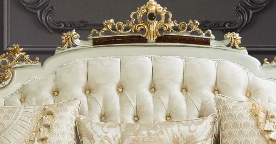 Casa Padrino Luxus Barock Sofa Creme / Beige / Dunkelbraun / Silber / Gold 260 x 90 x H. 125 cm - Prunkvolles Barockstil Wohnzimmer Sofa mit elegantem Muster - Barock Möbel