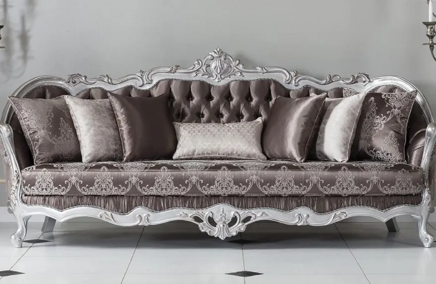 Casa Padrino Luxus Barock Sofa Bronzefarben / Silber 262 x 90 x H. 113 cm - Prunkvolles Wohnzimmer Sofa mit dekorativen Kissen - Barock Möbel