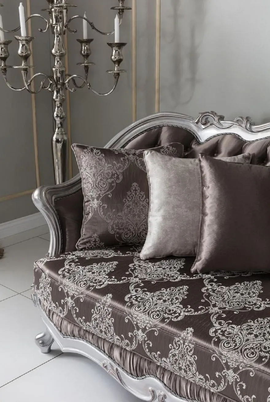 Casa Padrino Luxus Barock Sofa Bronzefarben / Silber 262 x 90 x H. 113 cm - Prunkvolles Wohnzimmer Sofa mit dekorativen Kissen - Barock Möbel