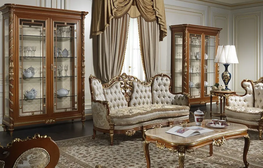 Casa Padrino Luxus Barock Sofa Creme / Silber / Braun / Gold - Edles handgefertigtes Wohnzimmer Sofa mit elegantem Muster - Hotel Möbel - Schloss Möbel - Luxus Qualität - Made in Italy
