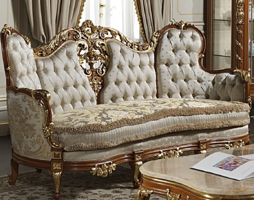 Casa Padrino Luxus Barock Sofa Creme / Silber / Braun / Gold - Edles handgefertigtes Wohnzimmer Sofa mit elegantem Muster - Hotel Möbel - Schloss Möbel - Luxus Qualität - Made in Italy