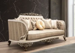 Casa Padrino Luxus Barock Sofa Beige / Cremefarben / Braun / Gold - Prunkvolles Wohnzimmer Sofa mit elegantem Muster - Barock Wohnzimmer Möbel