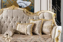 Casa Padrino Luxus Barock Sofa Silber / Beige / Schwarz / Weiß / Gold - Prunkvolles Wohnzimmer Sofa mit Glitzersteinen - Barockstil Wohnzimmer Möbel - Luxus Möbel im Barockstil - Barock Einrichtung