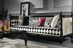 Casa Padrino Luxus Barock Sofa Weiß / Schwarz 240 x 96 x H. 83 cm - Wohnzimmer Sofa mit elegantem Muster - Edel & Prunkvoll