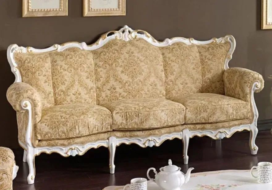 Casa Padrino Luxus Barock Sofa Beige / Weiß / Gold - Handgefertigtes Wohnzimmer Sofa im Barockstil - Barock Wohnzimmer & Hotel Möbel - Luxus Qualität - Made in Italy