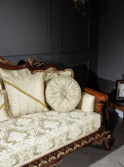 Casa Padrino Luxus Barock Sofa Gold / Braun / Bronze 245 x 92 x H. 127 cm - Wohnzimmer Sofa mit elegantem Muster und dekorativen Kissen - Edle Barock Möbel