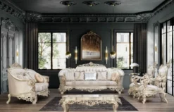 Casa Padrino Luxus Barock Sofa Cremefarben / Beige / Antik Gold - Prunkvolles Wohnzimmer Sofa mit elegantem Muster - Barock Wohnzimmer Möbel