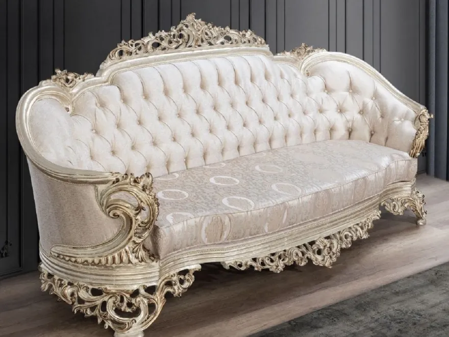 Casa Padrino Luxus Barock Sofa Cremefarben / Beige / Antik Gold - Prunkvolles Wohnzimmer Sofa mit elegantem Muster - Barock Wohnzimmer Möbel