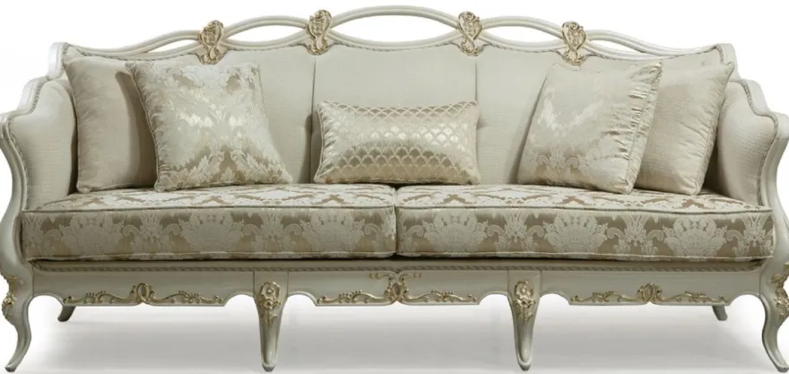 Casa Padrino Luxus Barock Sofa Cremefarben / Weiß / Gold - Handgefertigtes Wohnzimmer Sofa mit dekorativen Kissen - Wohnzimmer Möbel im Barockstil - Edel & Prunkvoll