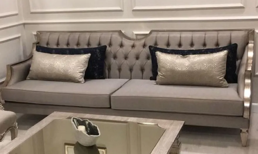 Casa Padrino Luxus Barock Sofa Grau / Antik Silber - Handgefertigtes Wohnzimmer Sofa - Barock Wohnzimmer Möbel - Edel & Prunkvoll