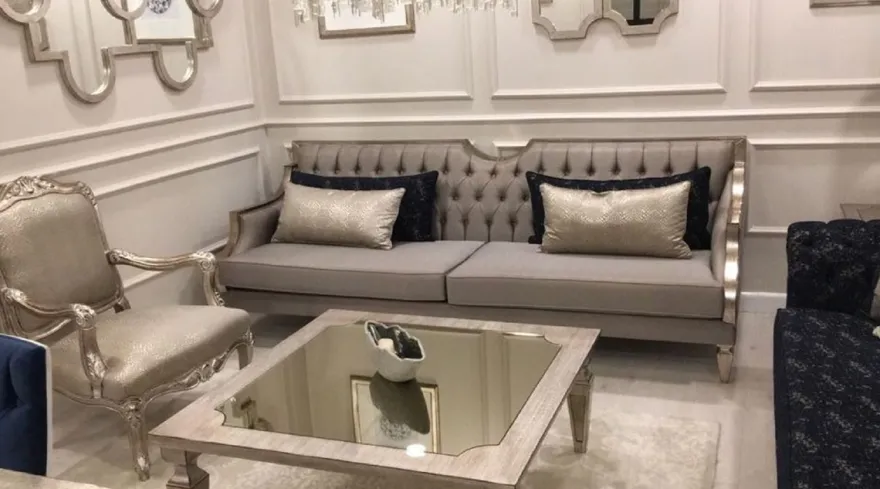 Casa Padrino Luxus Barock Sofa Grau / Antik Silber - Handgefertigtes Wohnzimmer Sofa - Barock Wohnzimmer Möbel - Edel & Prunkvoll