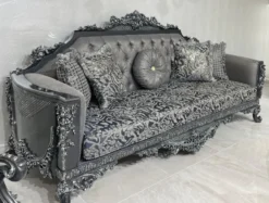 Casa Padrino Luxus Barock Sofa Grau / Silber - Prunkvolles Wohnzimmer Sofa - Barockstil Wohnzimmer Möbel - Luxus Möbel im Barockstil - Barock Einrichtung - Edel & Prunkvoll