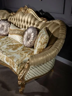 Casa Padrino Luxus Barock Sofa Gold / Weiß 256 x 87 x H. 120 cm - Prunkvolles Wohnzimmer Sofa mit dekorativen Kissen - Wohnzimmer Möbel im Barockstil