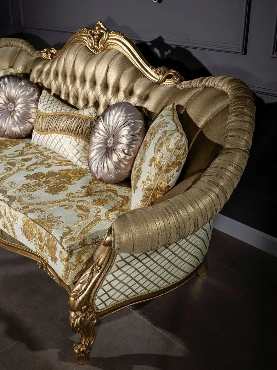 Casa Padrino Luxus Barock Sofa Gold / Weiß 256 x 87 x H. 120 cm - Prunkvolles Wohnzimmer Sofa mit dekorativen Kissen - Wohnzimmer Möbel im Barockstil
