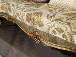 Casa Padrino Luxus Barock Sofa Gold / Weiß 256 x 87 x H. 120 cm - Prunkvolles Wohnzimmer Sofa mit dekorativen Kissen - Wohnzimmer Möbel im Barockstil