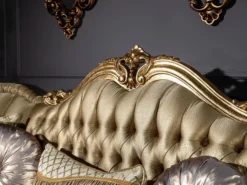 Casa Padrino Luxus Barock Sofa Gold / Weiß 256 x 87 x H. 120 cm - Prunkvolles Wohnzimmer Sofa mit dekorativen Kissen - Wohnzimmer Möbel im Barockstil