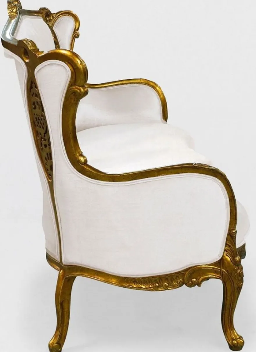 Casa Padrino Luxus Barock Sofa Weiß / Gold - Prunkvolles Wohnzimmer Sofa im Barockstil - Barock Wohnzimmer & Hotel Möbel - Edel & Prunkvoll