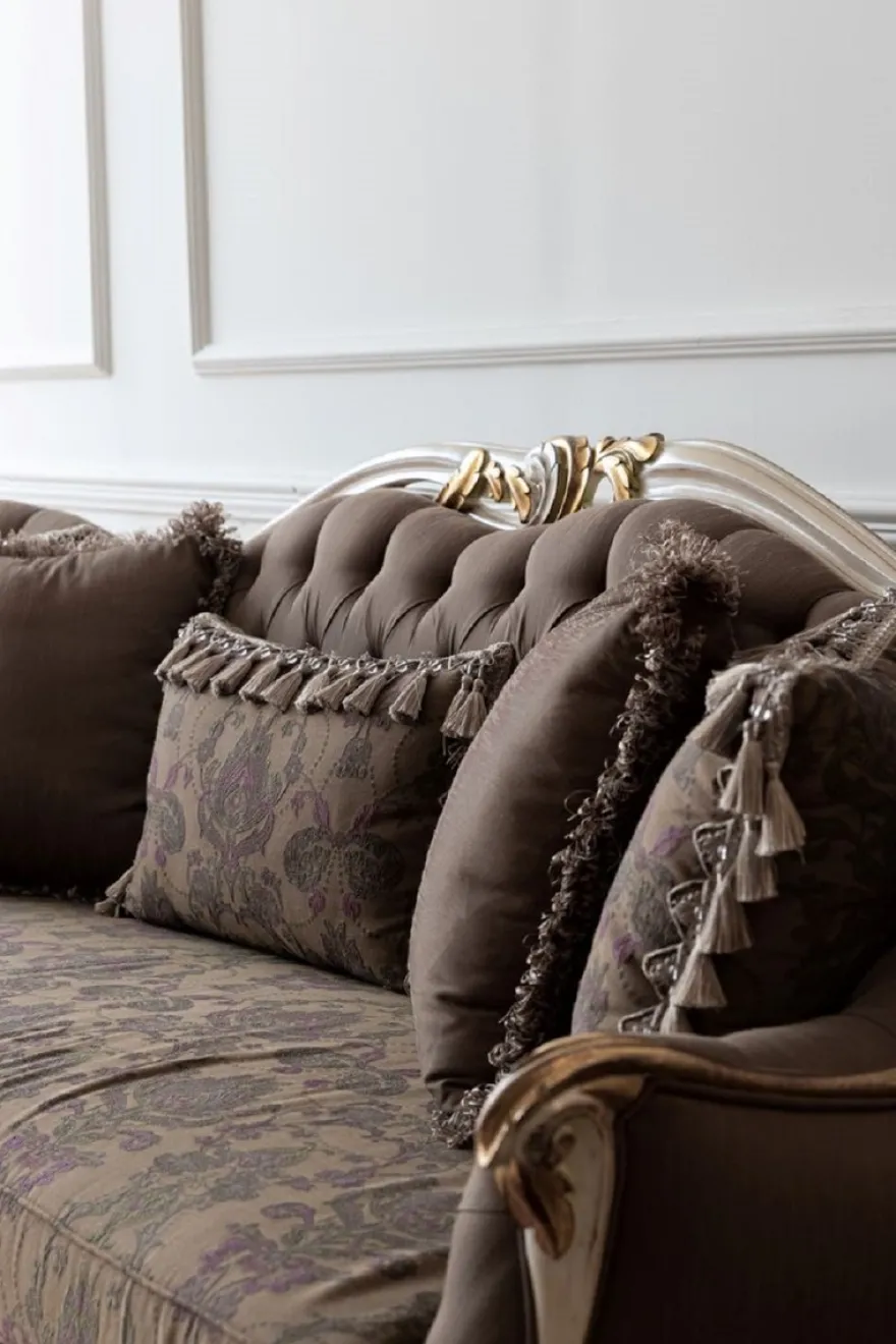 Casa Padrino Luxus Barock Sofa Braun / Cremefarben / Weiß / Gold - Handgefertigtes Wohnzimmer Sofa - Barock Wohnzimmer Möbel