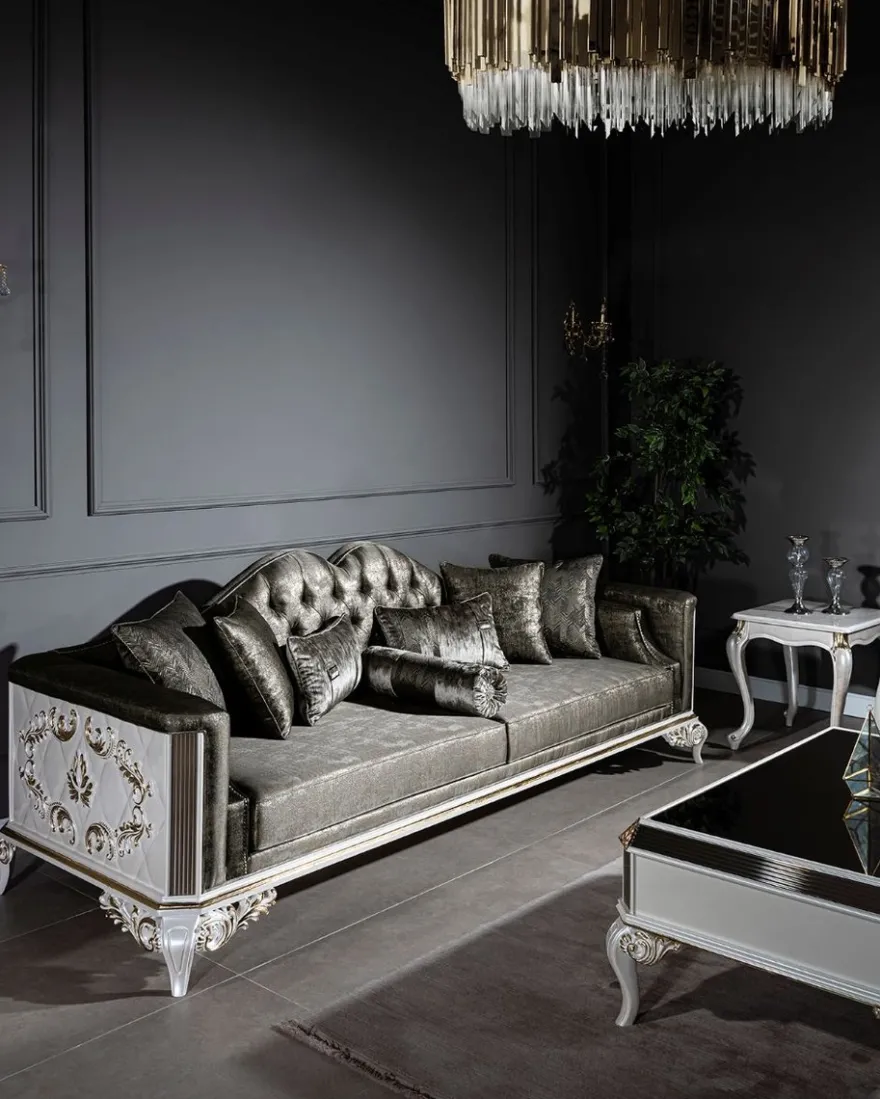 Casa Padrino Luxus Barock Sofa Grün / Weiß / Gold 255 x 92 x H. 91 cm - Prunkvolles Wohnzimmer Sofa mit dekorativen Kissen - Edel & Prunkvoll