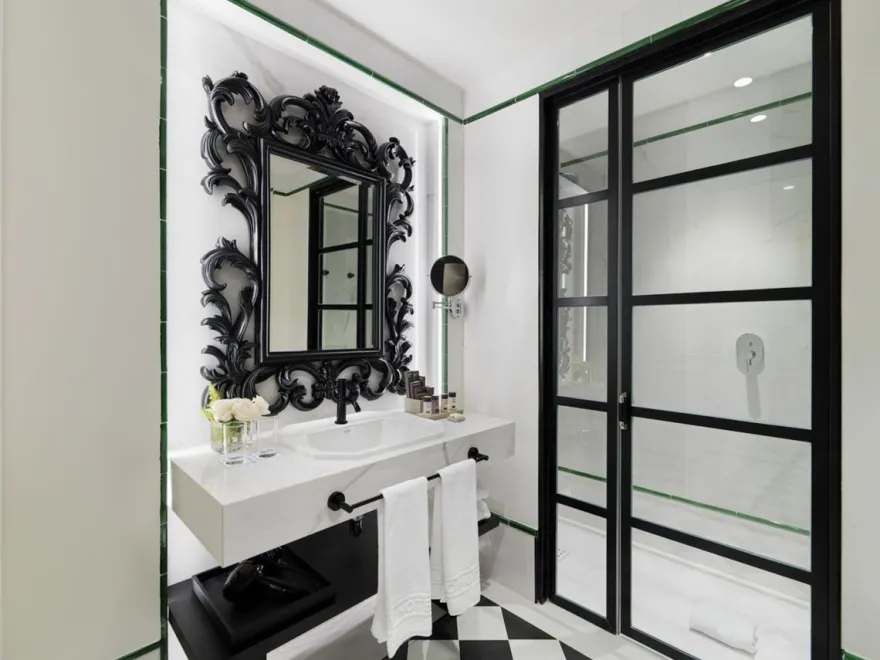 Casa Padrino Luxus Barock Spiegel Schwarz - Handgefertigter Wandspiegel im Barockstil - Prunkvolle Barock Deko Accessoires