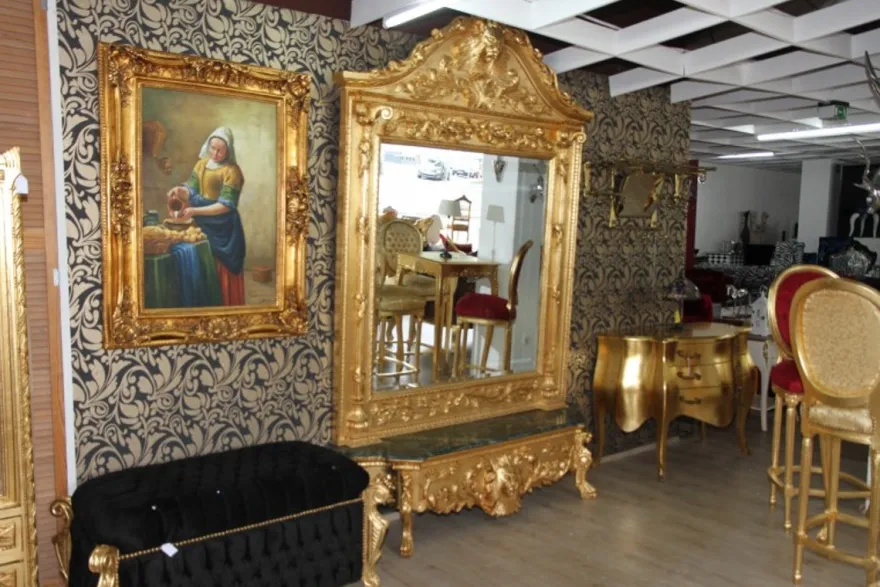 Casa Padrino Luxus Barock Spiegelkonsole Gold Lion, Massivholz Gold mit grünem Marmor, 185 x 45 x 275 cm