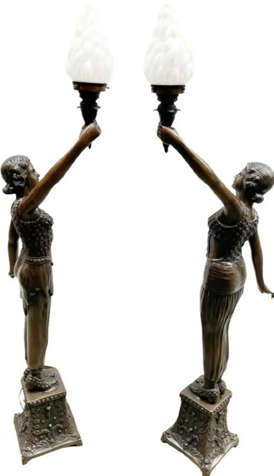 Casa Padrino Luxus Barock Stehleuchten Damen mit Fakeln Bronzefarben / Weiß 65 x 30 x H. 190 cm - Elegante Bronze Deko Skulpturen - Prunkvolle Barock Bronze Leuchten