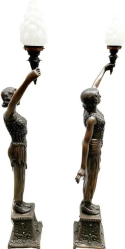 Casa Padrino Luxus Barock Stehleuchten Damen mit Fakeln Bronzefarben / Weiß 65 x 30 x H. 190 cm - Elegante Bronze Deko Skulpturen - Prunkvolle Barock Bronze Leuchten
