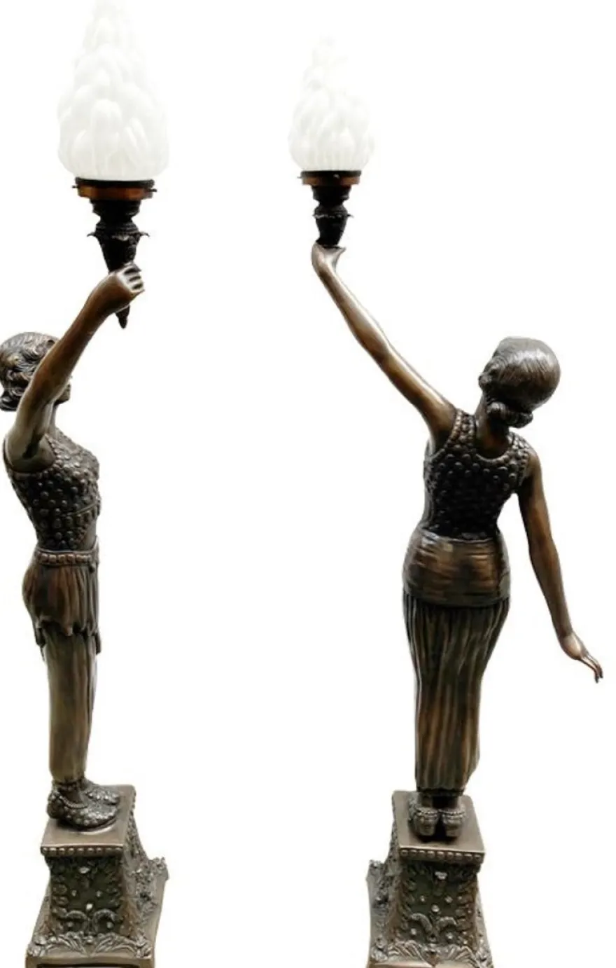 Casa Padrino Luxus Barock Stehleuchten Damen mit Fakeln Bronzefarben / Weiß 65 x 30 x H. 190 cm - Elegante Bronze Deko Skulpturen - Prunkvolle Barock Bronze Leuchten