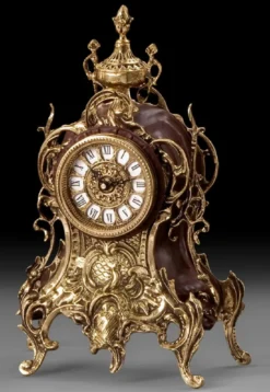 Casa Padrino Luxus Barock Tischuhr Gold / Braun 19 x H. 35 cm - Handgefertigte Bronze Uhr im Barockstil - Barock Schreibtischuhr - Barock Schreibtisch Deko - Barock Deko Accessoires - Barockstil Uhren